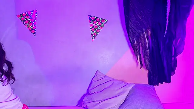 Snapshot of Laura_and_Kevin chatting on October 30, 2025, 1:23 pm Laura and Kevin online show from October 30, 2025, 1:23 pm