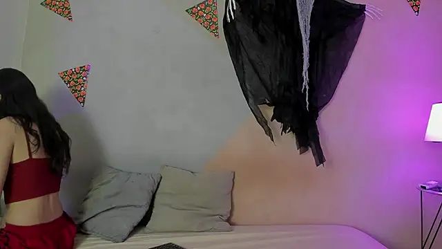 Snapshot of Laura_and_Kevin chatting on November 10, 2025, 1:54 pm Laura and Kevin online show from November 10, 2025, 1:54 pm