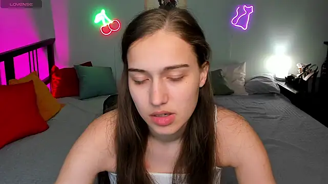 Alisa  Kelly online show from October 14, 2025, 1:17 am