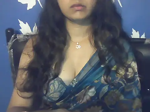 SoftButDeadly0 online show from December 3, 2025, 6:28 pm