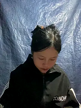 Snapshot of O_o_UwU_o_O chatting on November 14, 2025, 2:10 am O o UwU o O online show from November 14, 2025, 2:10 am