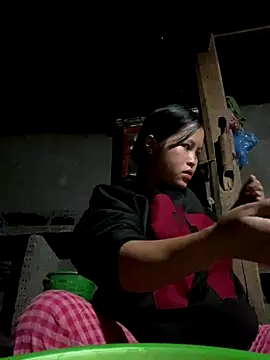 Snapshot of O_o_UwU_o_O chatting on November 18, 2025, 1:44 am O o UwU o O online show from November 18, 2025, 1:44 am