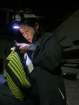 Snapshot of O_o_UwU_o_O chatting on November 27, 2025, 1:57 pm O o UwU o O online show from November 27, 2025, 1:57 pm