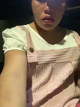 Snapshot of O_o_UwU_o_O chatting on December 15, 2025, 1:59 pm O o UwU o O online show from December 15, 2025, 1:59 pm