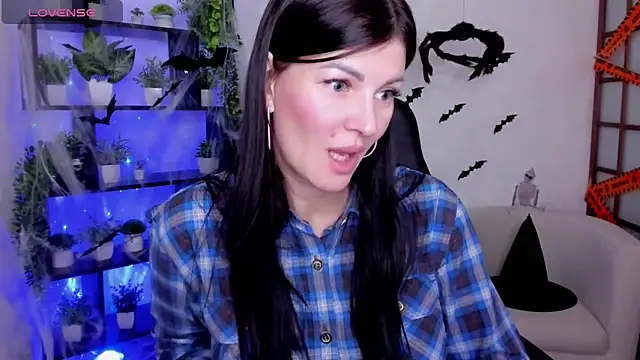 O1d Lady online show from November 6, 2025, 8:37 am