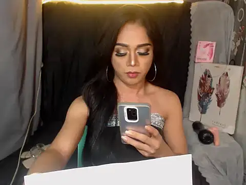 Snapshot of SerenityFoxx chatting on December 4, 2025, 8:01 am SerenityFoxx online show from December 4, 2025, 8:01 am