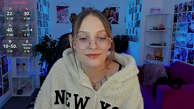 Snapshot of JenniferKiim chatting on September 15, 2025, 11:21 am JenniferKiim online show from September 15, 2025, 11:21 am