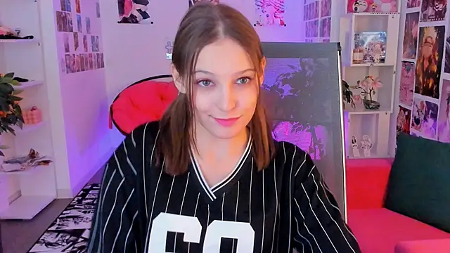 Snapshot of JenniferKiim chatting on October 4, 2025, 11:19 am JenniferKiim online show from October 4, 2025, 11:19 am