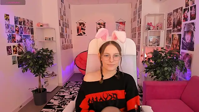 Snapshot of JenniferKiim chatting on November 6, 2025, 8:15 am JenniferKiim online show from November 6, 2025, 8:15 am