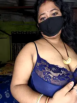 Snapshot of Smile-quien chatting on September 13, 2025, 4:01 am Smile-quien online show from September 13, 2025, 4:01 am