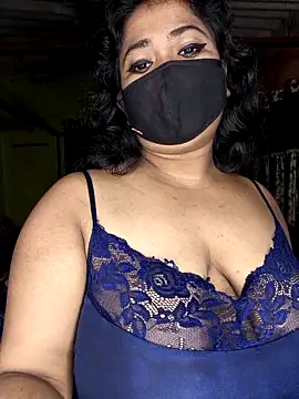 Snapshot of Smile-quien chatting on October 5, 2025, 10:24 am Smile-quien online show from October 5, 2025, 10:24 am