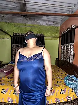 Snapshot of Smile-quien chatting on October 23, 2025, 3:28 am Smile-quien online show from October 23, 2025, 3:28 am