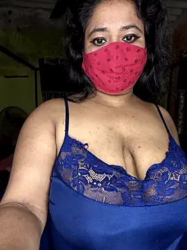 Snapshot of Smile-quien chatting on November 13, 2025, 10:14 am Smile-quien online show from November 13, 2025, 10:14 am