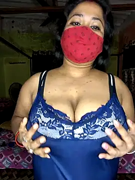 Snapshot of Smile-quien chatting on December 2, 2025, 2:56 pm Smile-quien online show from December 2, 2025, 2:56 pm