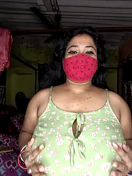 Snapshot of Smile-quien chatting on December 5, 2025, 6:44 am Smile-quien online show from December 5, 2025, 6:44 am