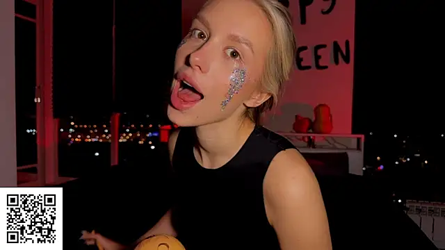 ElysiaXo online show from October 31, 2025, 9:27 pm