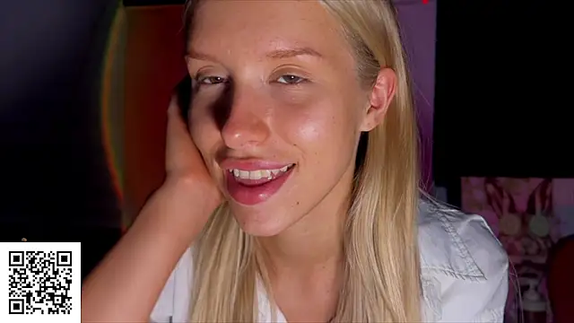 ElysiaXo online show from November 9, 2025, 11:03 pm