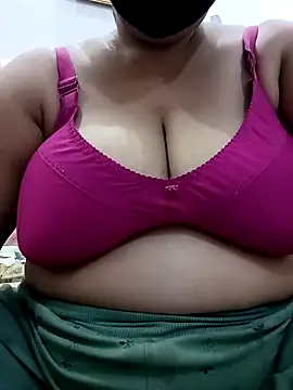 Snapshot of Rakhi_sawant143 chatting on September 11, 2025, 12:44 am Rakhi sawant143 online show from September 11, 2025, 12:44 am