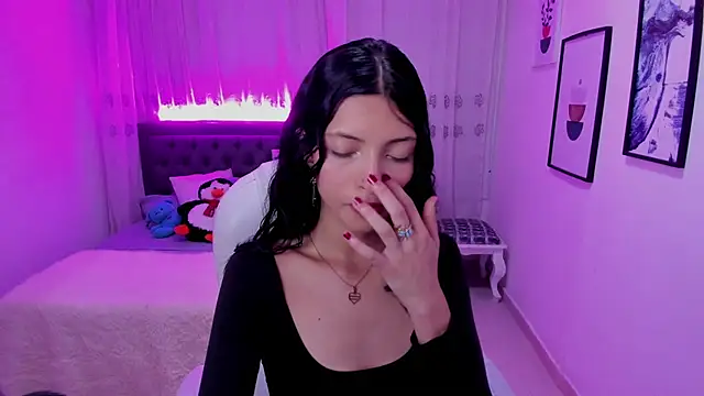 Mia Clay1 online show from November 27, 2025, 8:00 pm