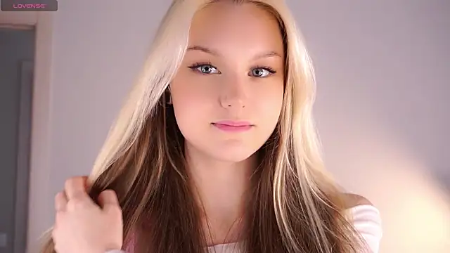 CherieSprinzl online show from September 10, 2025, 6:46 am