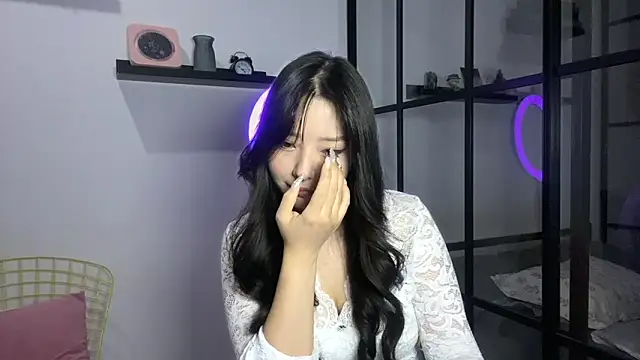 Snapshot of WonderMira chatting on October 5, 2025, 2:15 pm WonderMira online show from October 5, 2025, 2:15 pm