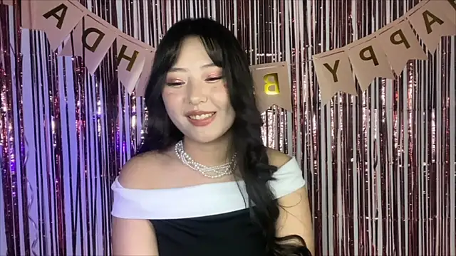 Snapshot of WonderMira chatting on October 20, 2025, 1:11 pm WonderMira online show from October 20, 2025, 1:11 pm