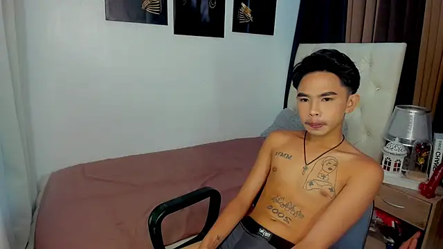 Snapshot of xxxhugecocktwinkxxx chatting on September 18, 2025, 5:37 pm xxxhugecocktwinkxxx online show from September 18, 2025, 5:37 pm