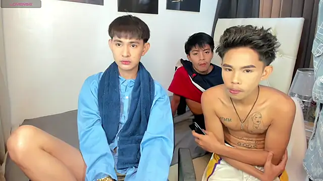 Snapshot of xxxhugecocktwinkxxx chatting on September 20, 2025, 5:14 pm xxxhugecocktwinkxxx online show from September 20, 2025, 5:14 pm