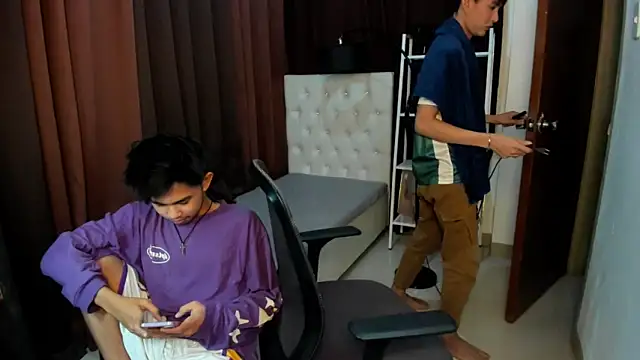 Snapshot of xxxhugecocktwinkxxx chatting on October 9, 2025, 5:44 pm xxxhugecocktwinkxxx online show from October 9, 2025, 5:44 pm