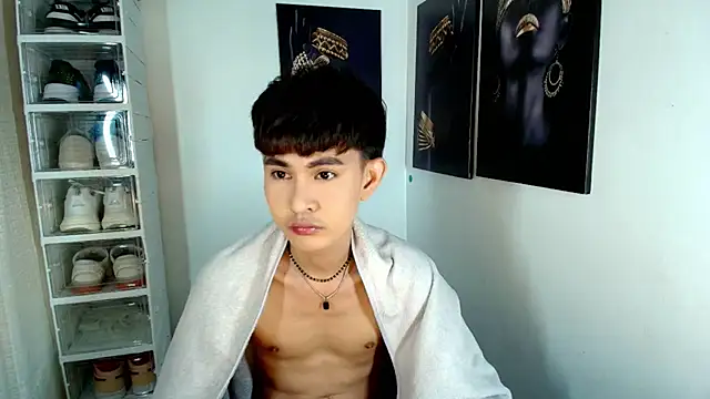 Snapshot of xxxhugecocktwinkxxx chatting on November 4, 2025, 5:45 pm xxxhugecocktwinkxxx online show from November 4, 2025, 5:45 pm