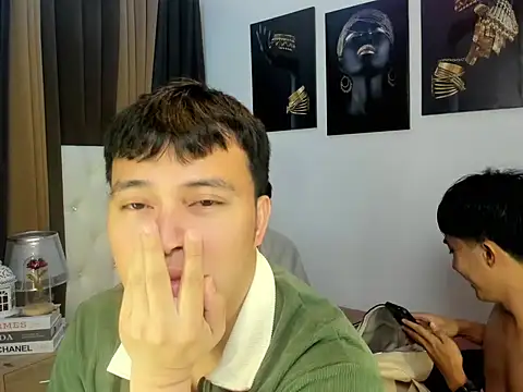 Snapshot of xxxhugecocktwinkxxx chatting on November 12, 2025, 4:40 pm xxxhugecocktwinkxxx online show from November 12, 2025, 4:40 pm