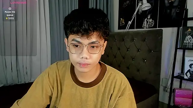 mightyhotcock online show from September 24, 2025, 5:38 pm