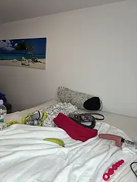 Steffi Snowbunny online show from October 29, 2025, 5:25 pm