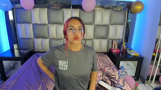 Valkiria js online show from November 21, 2025, 1:21 pm