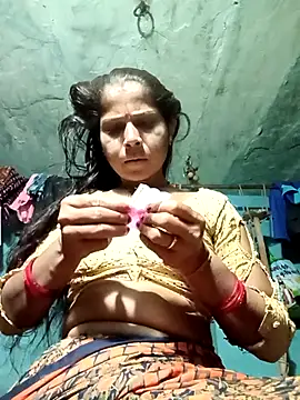 Snapshot of Hot_era chatting on November 1, 2025, 3:25 pm Hot era online show from November 1, 2025, 3:25 pm