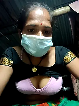 Snapshot of Hot-honi chatting on September 18, 2025, 1:46 pm Hot-honi online show from September 18, 2025, 1:46 pm