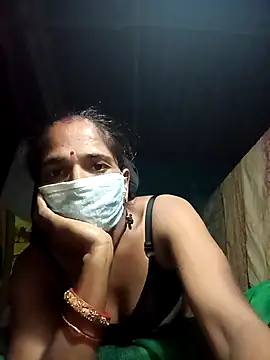 Snapshot of Hot-honi chatting on September 27, 2025, 1:05 pm Hot-honi online show from September 27, 2025, 1:05 pm