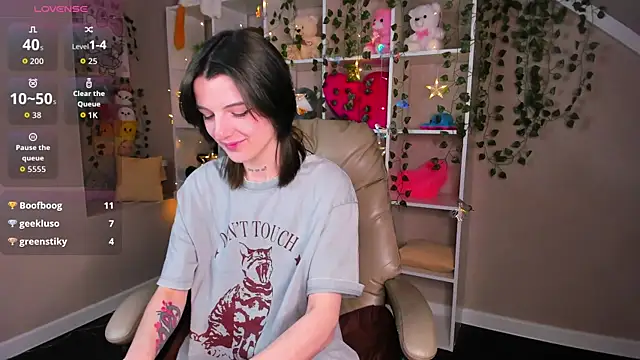 Snapshot of Lynn_Martin chatting on November 27, 2025, 1:02 pm Lynn Martin online show from November 27, 2025, 1:02 pm