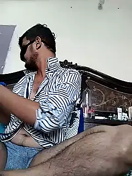 7incpink online show from October 7, 2025, 5:48 am