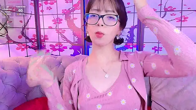 Snapshot of Sweet_1Angel chatting on October 15, 2025, 11:43 am Sweet 1Angel online show from October 15, 2025, 11:43 am