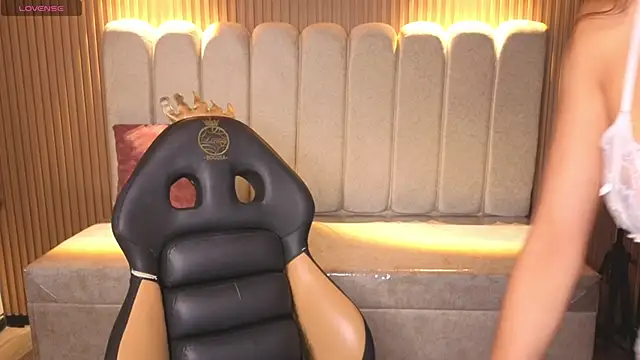 Snapshot of _Mia_Evans_1 chatting on December 13, 2025, 8:14 pm Mia Evans 1 online show from December 13, 2025, 8:14 pm