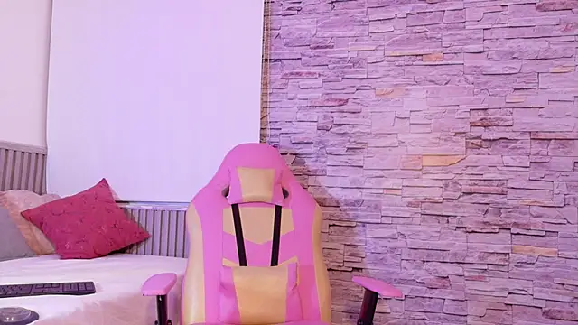 Snapshot of liz_monserrat_1 chatting on November 10, 2025, 7:35 pm liz monserrat 1 online show from November 10, 2025, 7:35 pm