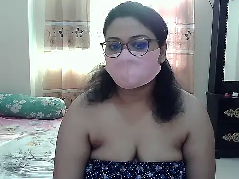 Snapshot of Elena_cruz5 chatting on October 26, 2025, 2:06 am Elena cruz5 online show from October 26, 2025, 2:06 am