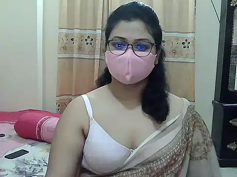 Snapshot of Elena_cruz5 chatting on November 5, 2025, 5:35 pm Elena cruz5 online show from November 5, 2025, 5:35 pm