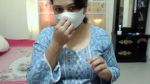 Snapshot of Elena_cruz5 chatting on November 20, 2025, 5:07 am Elena cruz5 online show from November 20, 2025, 5:07 am