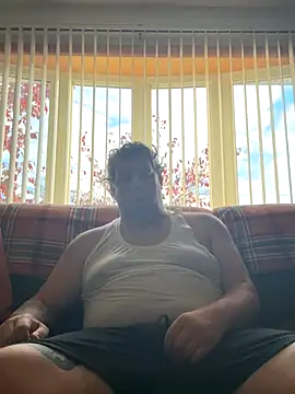 Stephanie1984 online show from November 1, 2025, 12:29 pm