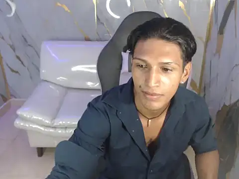 bull cam online show from October 1, 2025, 5:19 pm