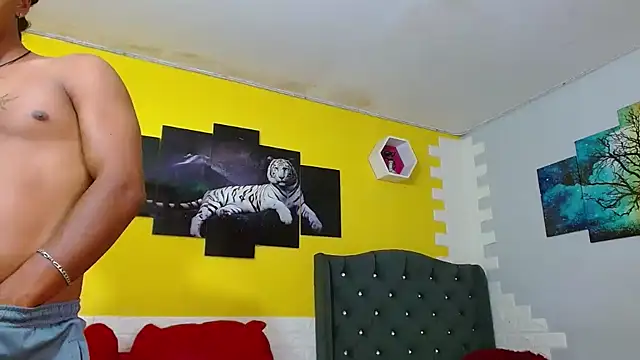 bull cam online show from October 20, 2025, 5:35 pm