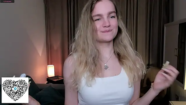 Snapshot of KerenFurguson chatting on October 8, 2025, 8:17 pm KerenFurguson online show from October 8, 2025, 8:17 pm