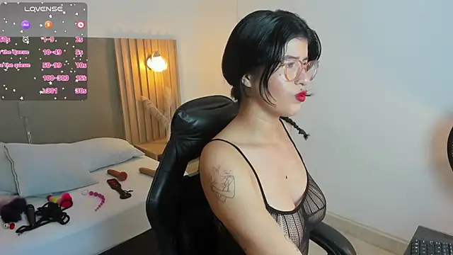 Snapshot of caroline_00403_ chatting on October 1, 2025, 7:09 pm caroline 00403  online show from October 1, 2025, 7:09 pm